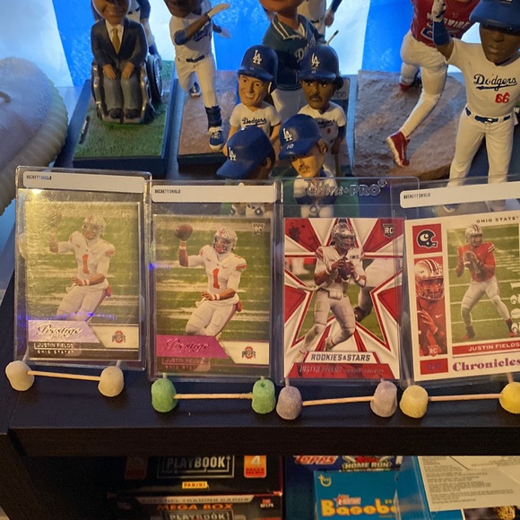 Justin fields 16 card rookie lot 🔥 🏈 - Picture 4 of 4